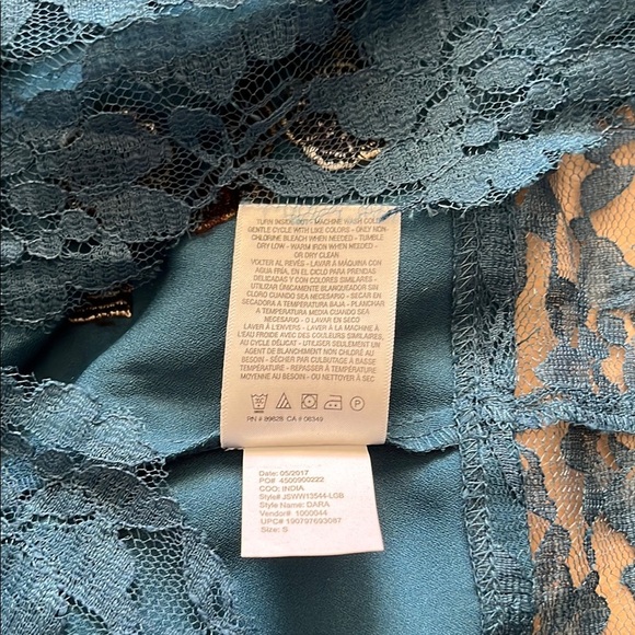 Jessica Simpson Blue Bell Sleeve Embellished Blouse - Picture 9 of 10